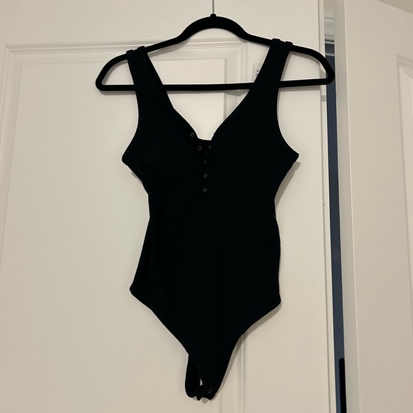 NWT Abercrombie bodysuit - Picture 2 of 3